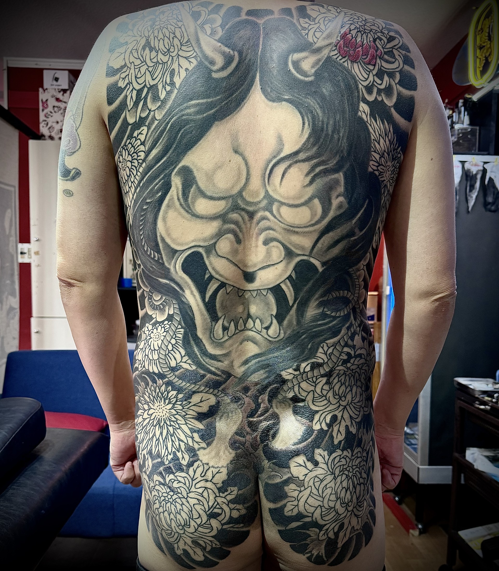 tattoo タトゥー　刺青 手彫り 般若と菊 | 彫静 TATTOO STUDIO HORISEI 山梨 JAPAN